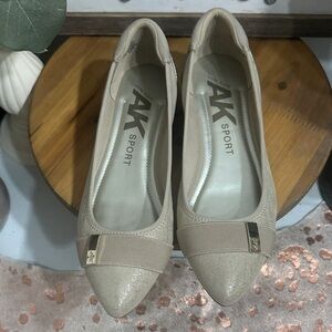 NWOT Anne Klein Sport Beige Flats